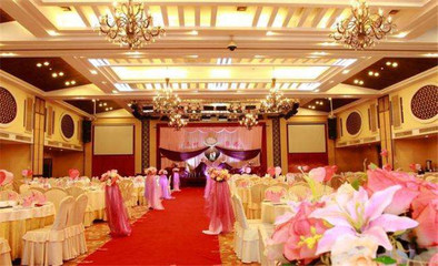 淄博婚慶培訓(xùn)與慶典服務(wù)新體驗(yàn) 賀喜慶典引領(lǐng)行業(yè)新風(fēng)尚